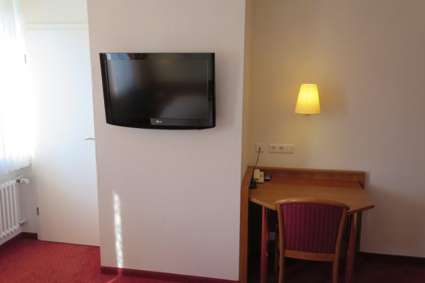 Double Room Desk, TV