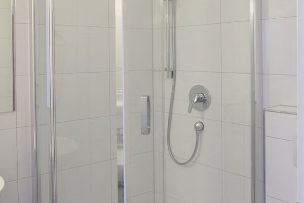 Practical Shower – Hotel Find Stuttgart
